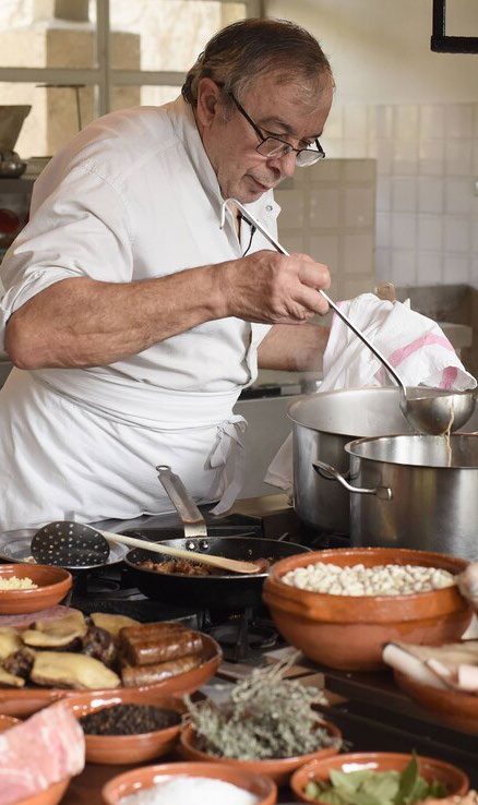 Book Cassoulet Recipes and Tales by Jean-Claude Rodriguez - Gérard Bertrand
