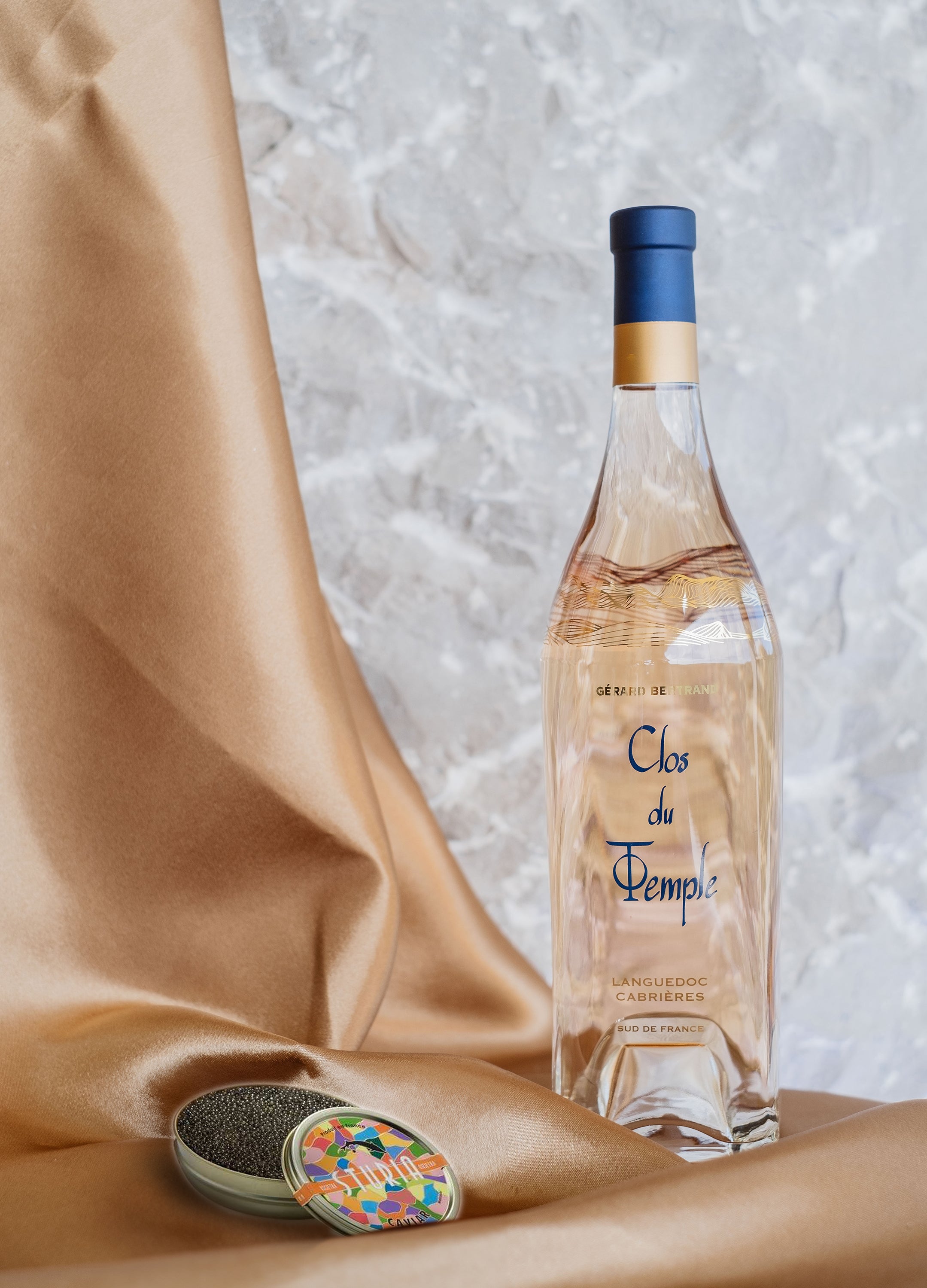 Offre Prestige Clos du Temple 2023 dans son Étui et une boîte de Caviar par Sturia - Gérard Bertrand 