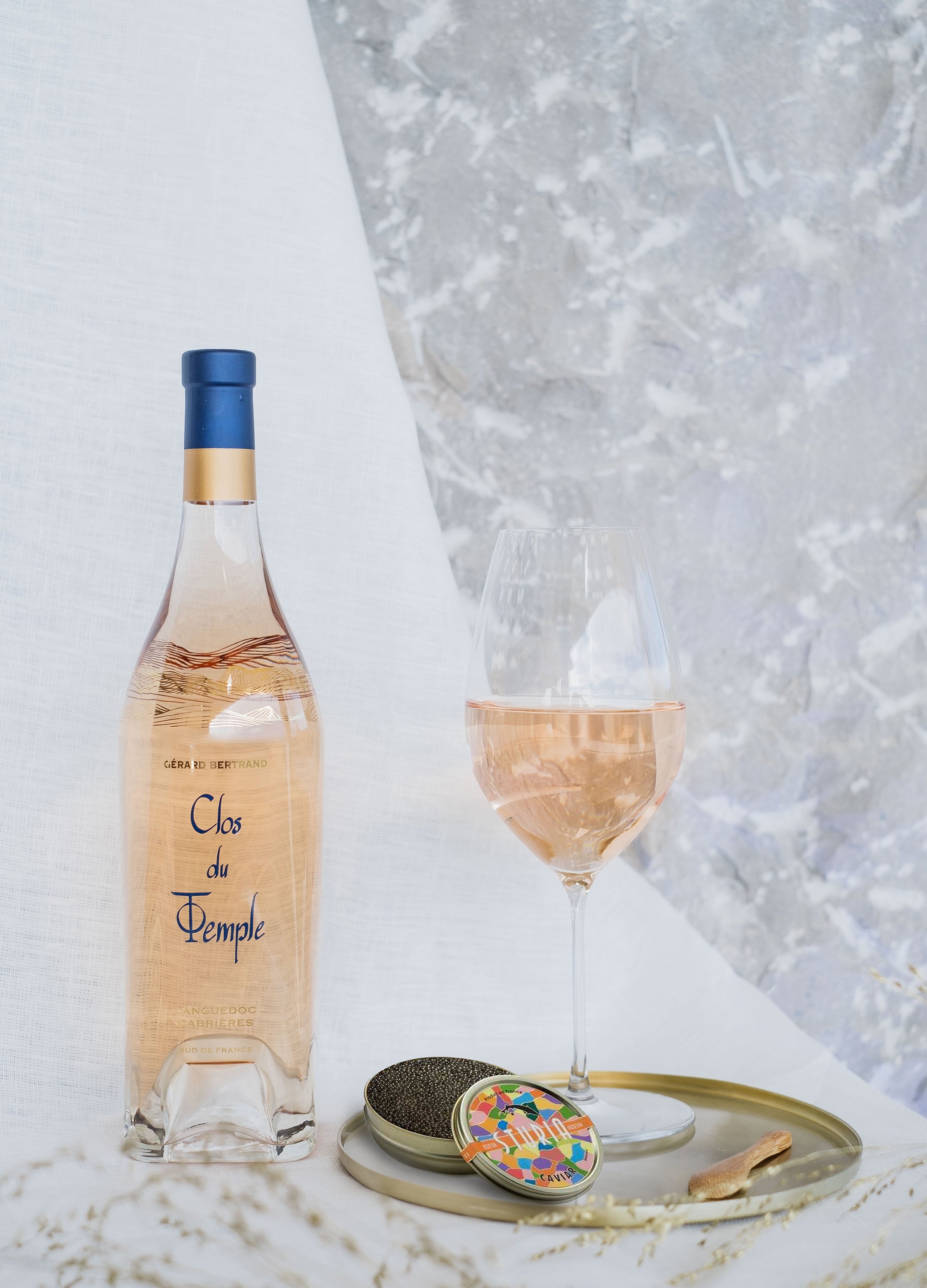 Offre Prestige Clos du Temple 2023 dans son Étui et une boîte de Caviar par Sturia - Gérard Bertrand 